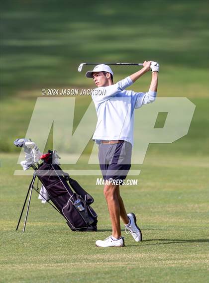 Thumbnail 2 in NCHSAA 4A Finals (Round 1) photogallery.