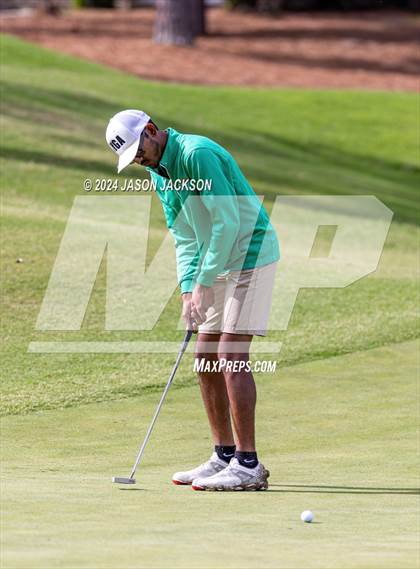 Thumbnail 3 in NCHSAA 4A Finals (Round 1) photogallery.