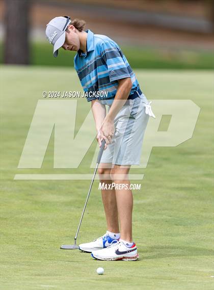 Thumbnail 2 in NCHSAA 4A Finals (Round 1) photogallery.
