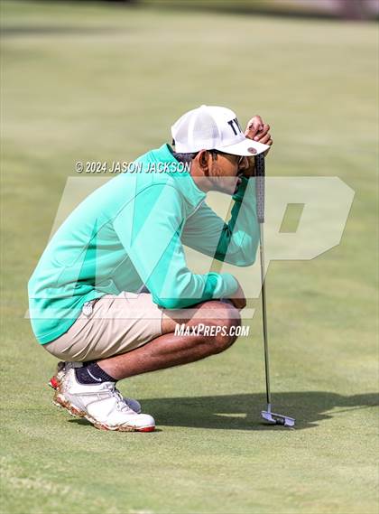 Thumbnail 2 in NCHSAA 4A Finals (Round 1) photogallery.
