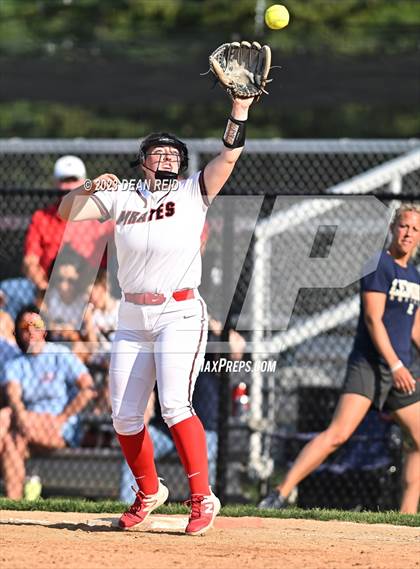 Thumbnail 3 in Ottawa vs Lemont (IHSA 3A Sectional Final) photogallery.