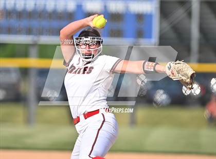 Thumbnail 2 in Ottawa vs Lemont (IHSA 3A Sectional Final) photogallery.