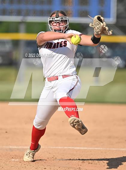 Thumbnail 1 in Ottawa vs Lemont (IHSA 3A Sectional Final) photogallery.