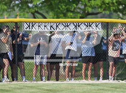 Thumbnail 3 in Ottawa vs Lemont (IHSA 3A Sectional Final) photogallery.