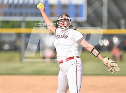 Thumbnail 1 in Ottawa vs Lemont (IHSA 3A Sectional Final) photogallery.