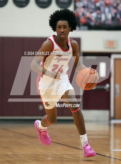 Thumbnail 1 in Reagan vs. Fort Bend Travis (Doghouse Invitational) photogallery.