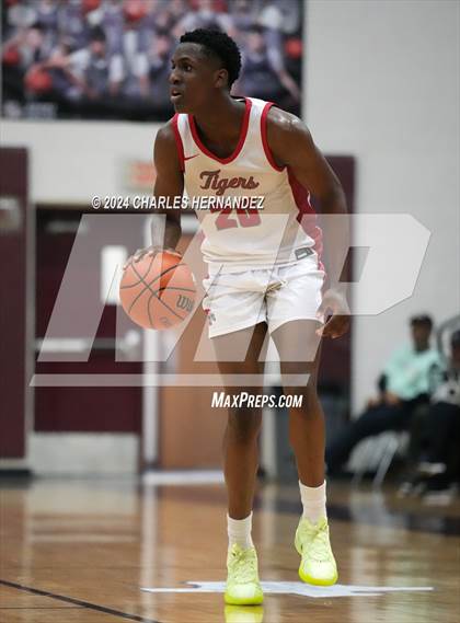 Thumbnail 2 in Reagan vs. Fort Bend Travis (Doghouse Invitational) photogallery.
