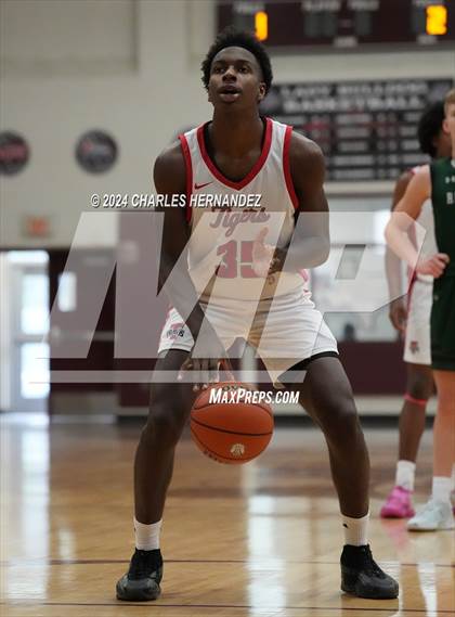 Thumbnail 1 in Reagan vs. Fort Bend Travis (Doghouse Invitational) photogallery.