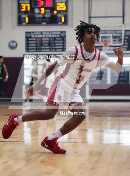 Thumbnail 2 in Reagan vs. Fort Bend Travis (Doghouse Invitational) photogallery.
