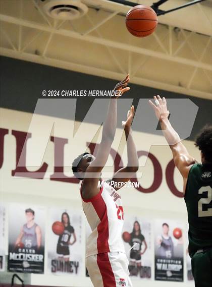 Thumbnail 3 in Reagan vs. Fort Bend Travis (Doghouse Invitational) photogallery.