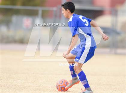 Thumbnail 2 in Desert Mountain vs. Safford (Chandler Prep Invitational) photogallery.