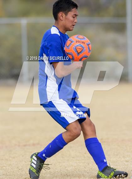 Thumbnail 3 in Desert Mountain vs. Safford (Chandler Prep Invitational) photogallery.