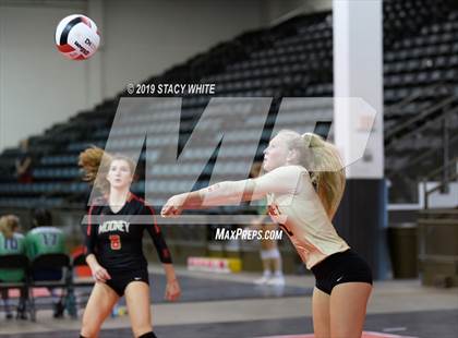 Thumbnail 2 in Cardinal Mooney vs. Marist (Circus City Invitational) photogallery.