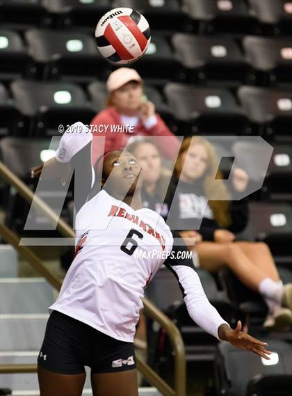 Thumbnail 1 in Cardinal Mooney vs. Marist (Circus City Invitational) photogallery.