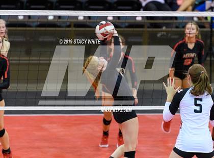 Thumbnail 2 in Cardinal Mooney vs. Marist (Circus City Invitational) photogallery.