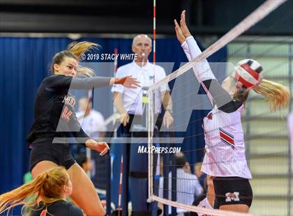 Thumbnail 3 in Cardinal Mooney vs. Marist (Circus City Invitational) photogallery.