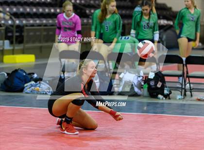 Thumbnail 1 in Cardinal Mooney vs. Marist (Circus City Invitational) photogallery.