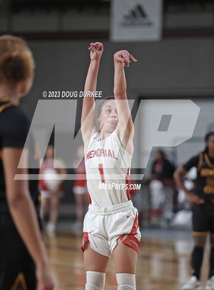 Thumbnail 1 in Memorial vs. Summer Creek  Girls 6A Region 3 Semi Finals photogallery.