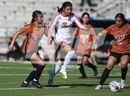 Thumbnail 2 in Hillcrest @ West Mesquite (UIL Soccer 5A Region 1 & 2 Bi-District) photogallery.