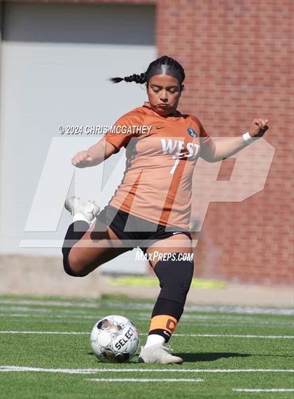 Thumbnail 2 in Hillcrest @ West Mesquite (UIL Soccer 5A Region 1 & 2 Bi-District) photogallery.