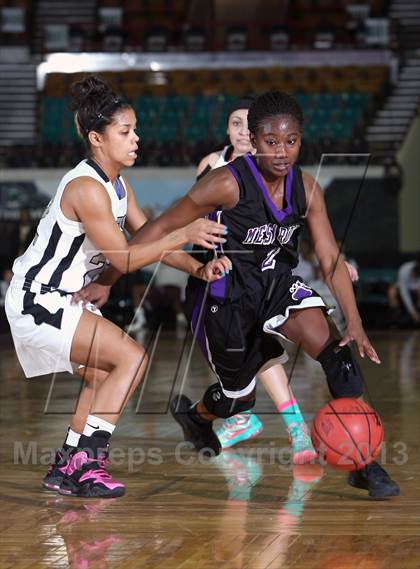 Thumbnail 2 in Pueblo South vs. Mesa Ridge (CHSAA 4A Great 8) photogallery.