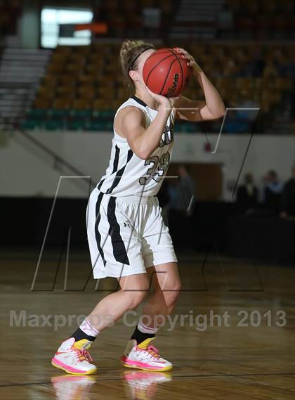 Thumbnail 2 in Pueblo South vs. Mesa Ridge (CHSAA 4A Great 8) photogallery.