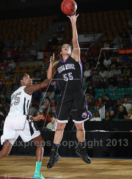 Thumbnail 3 in Pueblo South vs. Mesa Ridge (CHSAA 4A Great 8) photogallery.