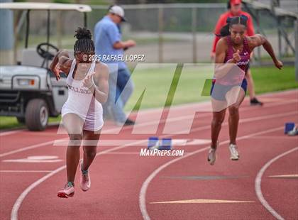 Thumbnail 2 in UIL 6A Track & Field District Finals (200M) photogallery.