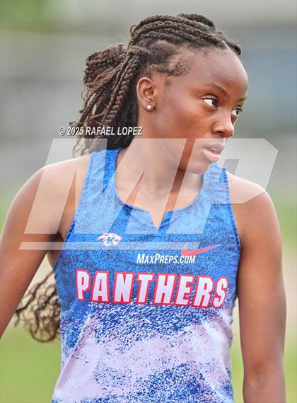 Thumbnail 3 in UIL 6A Track & Field District Finals (200M) photogallery.