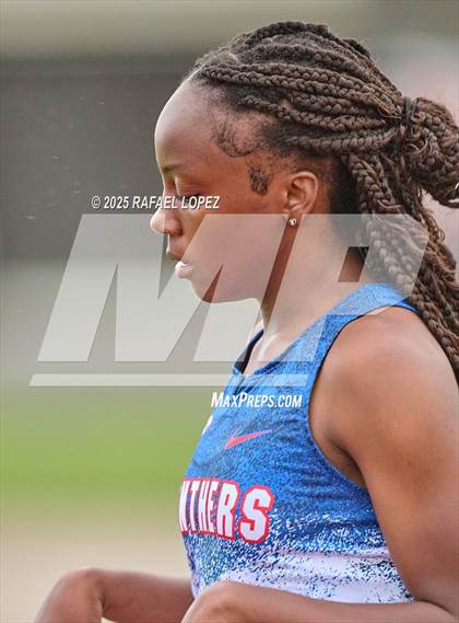 Thumbnail 1 in UIL 6A Track & Field District Finals (200M) photogallery.