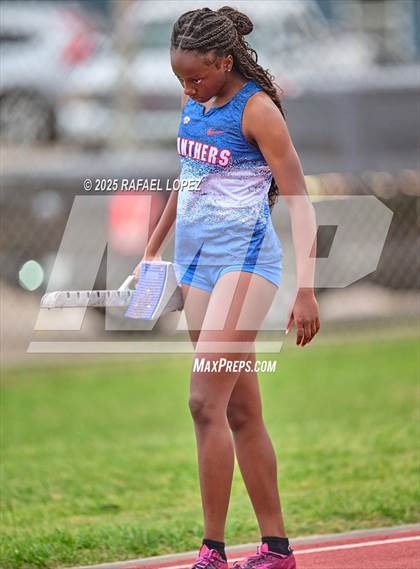 Thumbnail 2 in UIL 6A Track & Field District Finals (200M) photogallery.