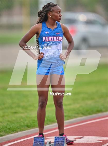 Thumbnail 2 in UIL 6A Track & Field District Finals (200M) photogallery.