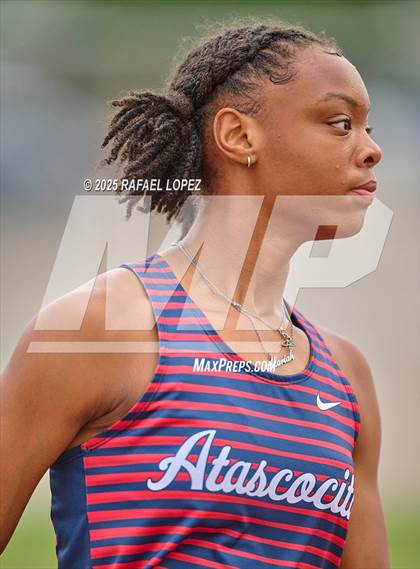 Thumbnail 2 in UIL 6A Track & Field District Finals (200M) photogallery.