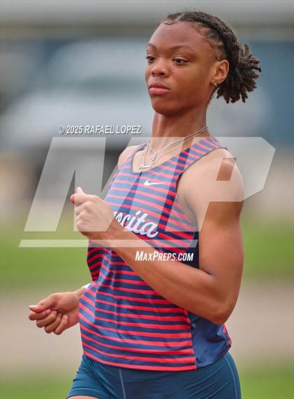 Thumbnail 2 in UIL 6A Track & Field District Finals (200M) photogallery.