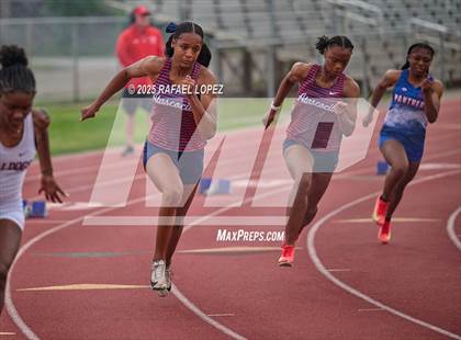 Thumbnail 3 in UIL 6A Track & Field District Finals (200M) photogallery.