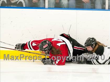 Thumbnail 2 in Stillwater vs Roseville (Section 4AA Semifinal) photogallery.