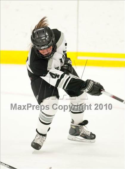 Thumbnail 3 in Stillwater vs Roseville (Section 4AA Semifinal) photogallery.