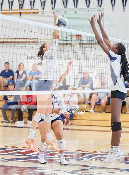 Thumbnail 3 in Berean Christian @ College Prep photogallery.