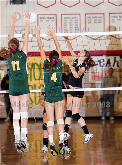Thumbnail 3 in Granada vs. San Ramon Valley (CIF NCS D1 Final) photogallery.