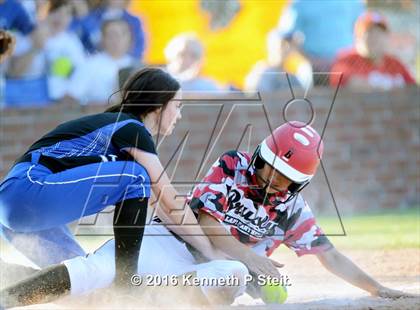 Thumbnail 1 in Erath @ Brusly (LHSAA 3A 2nd Round Playoffs) photogallery.