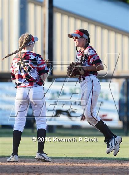 Thumbnail 3 in Erath @ Brusly (LHSAA 3A 2nd Round Playoffs) photogallery.