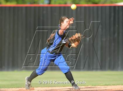 Thumbnail 3 in Erath @ Brusly (LHSAA 3A 2nd Round Playoffs) photogallery.
