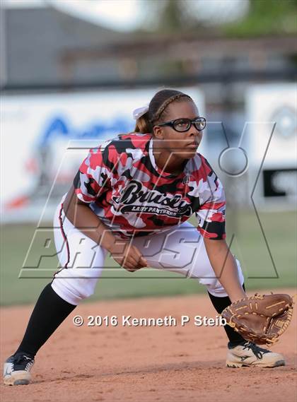 Thumbnail 2 in Erath @ Brusly (LHSAA 3A 2nd Round Playoffs) photogallery.
