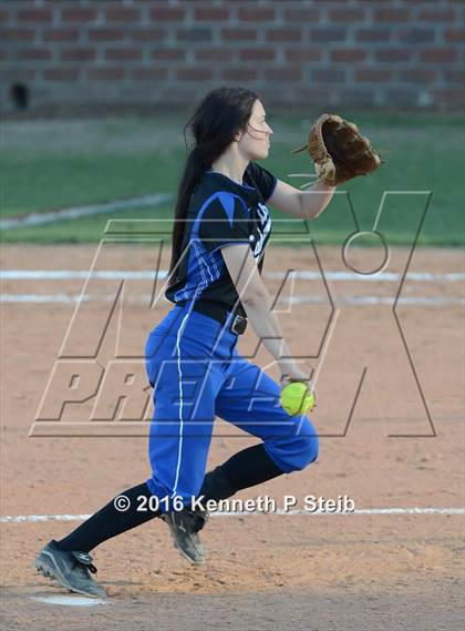 Thumbnail 3 in Erath @ Brusly (LHSAA 3A 2nd Round Playoffs) photogallery.