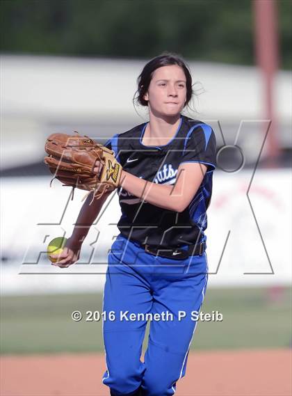 Thumbnail 2 in Erath @ Brusly (LHSAA 3A 2nd Round Playoffs) photogallery.