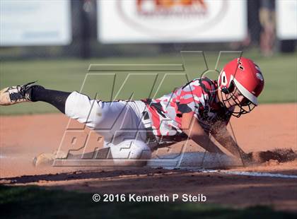Thumbnail 3 in Erath @ Brusly (LHSAA 3A 2nd Round Playoffs) photogallery.
