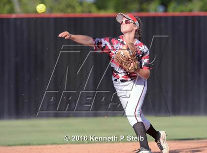 Thumbnail 1 in Erath @ Brusly (LHSAA 3A 2nd Round Playoffs) photogallery.