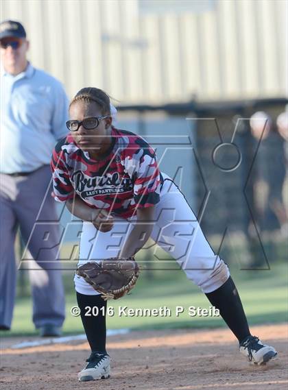 Thumbnail 3 in Erath @ Brusly (LHSAA 3A 2nd Round Playoffs) photogallery.