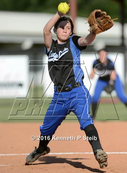 Thumbnail 1 in Erath @ Brusly (LHSAA 3A 2nd Round Playoffs) photogallery.