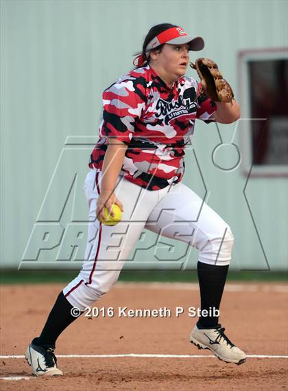 Thumbnail 2 in Erath @ Brusly (LHSAA 3A 2nd Round Playoffs) photogallery.